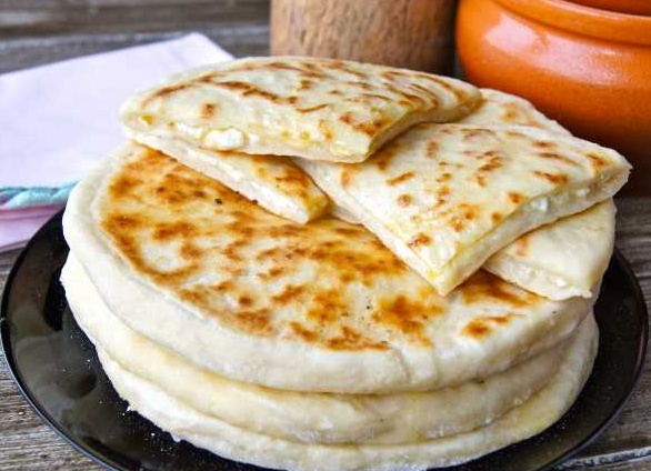Лепешка с творогом и сыром в мультиварке, выпечка к чаю